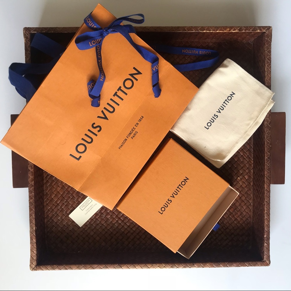 Louis Vuitton Packaging gift box ribbon dust cover